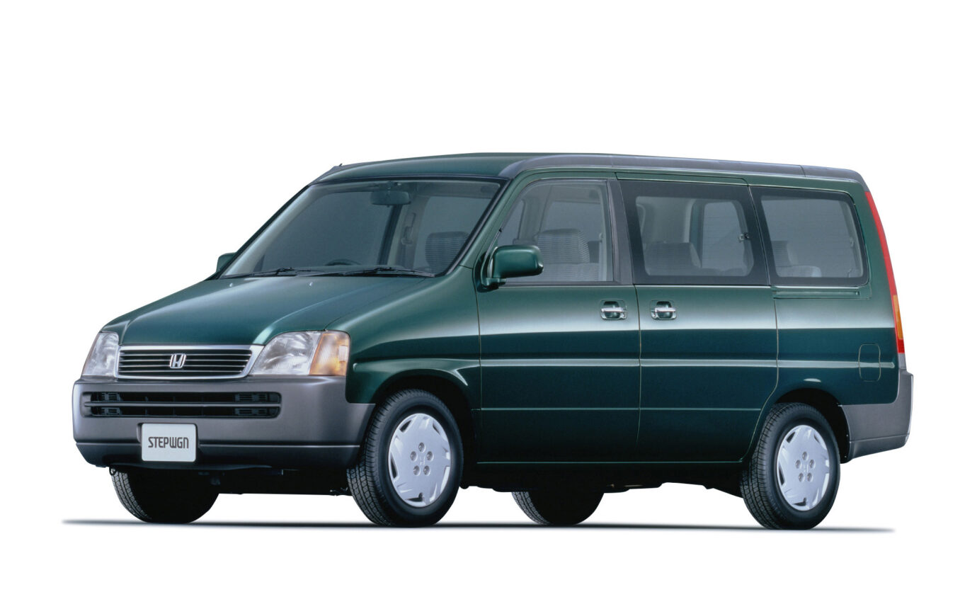 ステップワゴン　制作開始 わくわくゲートは復活した？ステップワゴン AIR EXの注目装備と価格