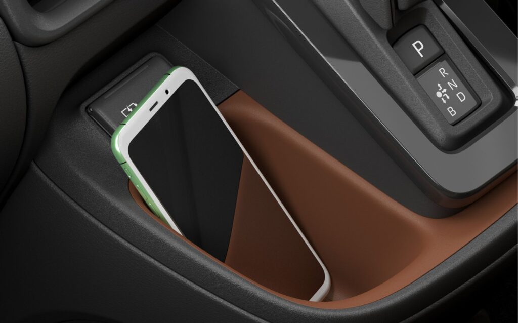 トヨタシエンタのスマホ収納