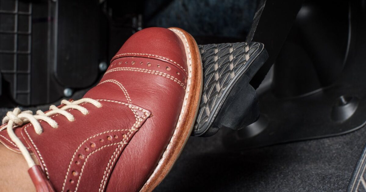 ポンピングブレーキとは？必要性や注意点を解説｜カーナレッジ