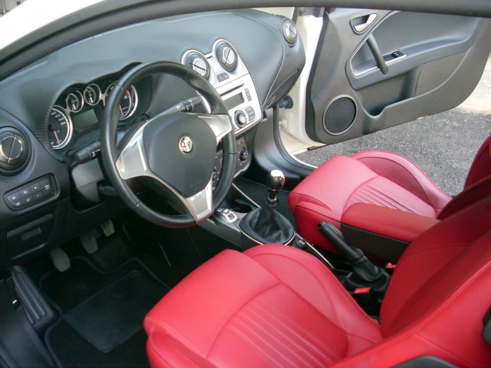 001_Alfa_Romeo_MITO_interior